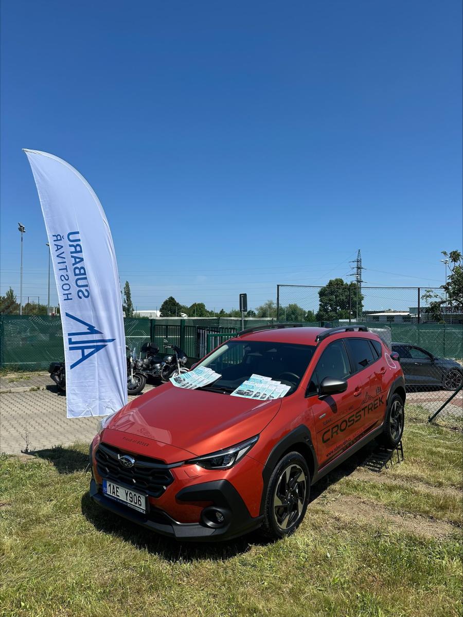 Crosstrek červený